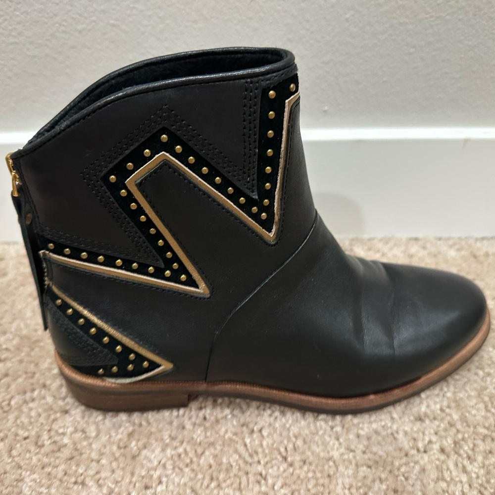 Ugg Lars Black Leather Ankle Boots with Gold Accents Size 6